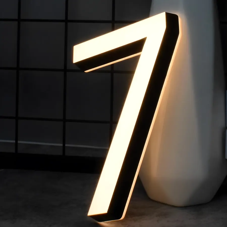 Trimless dual-lit letters